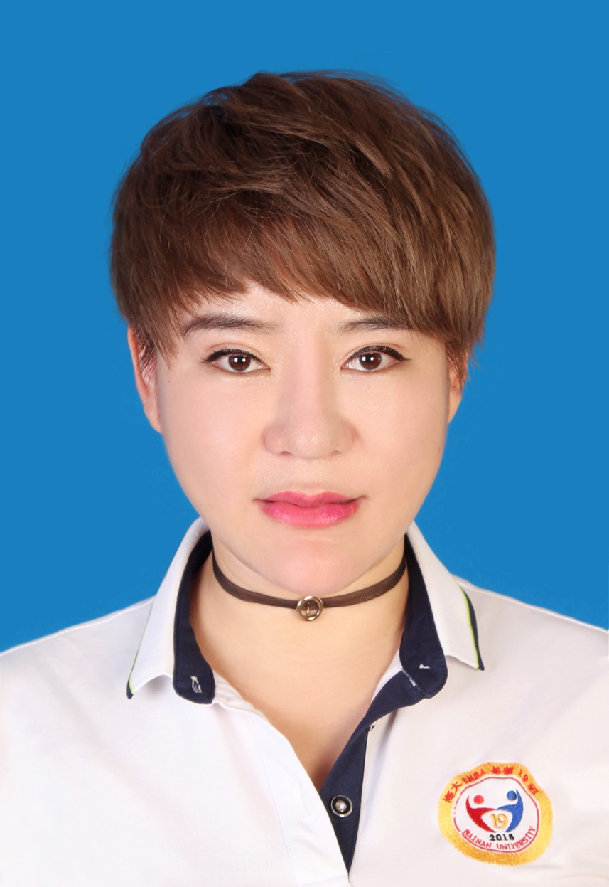 徐佳彤